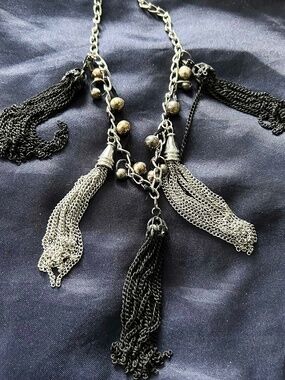 NECKLACE 4 METAL TASSELS BLACK & SILVER TONE ON SILVER TONE CHAIN WITH SILVER